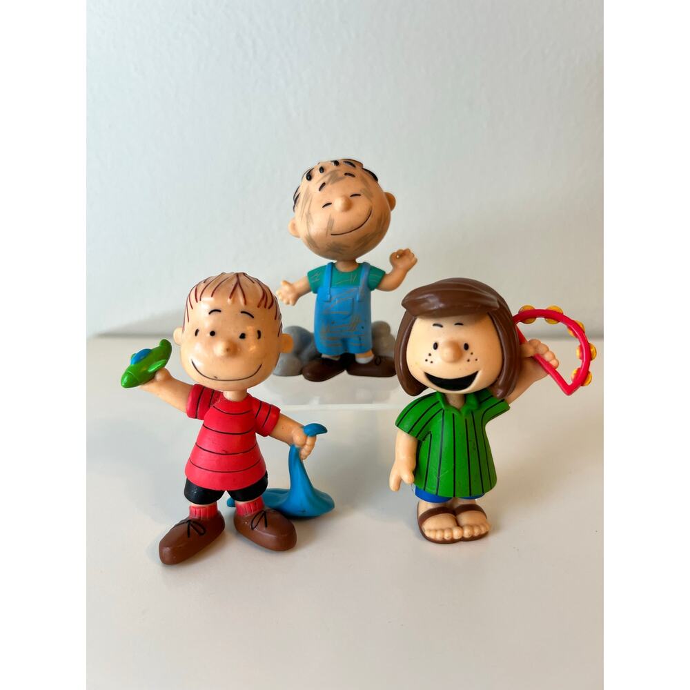Peanuts Linus van Pelt, Charlie Brown, and Peppermint Patty Collectible Figures